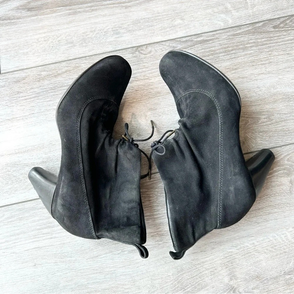 Clarks Indigo Black Suede Leather Heel Ankle Bootie Boots - Picture 6 of 15